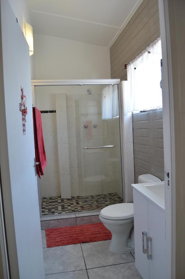 Villelodge Accommodation Lüderitz Exteriör bild
