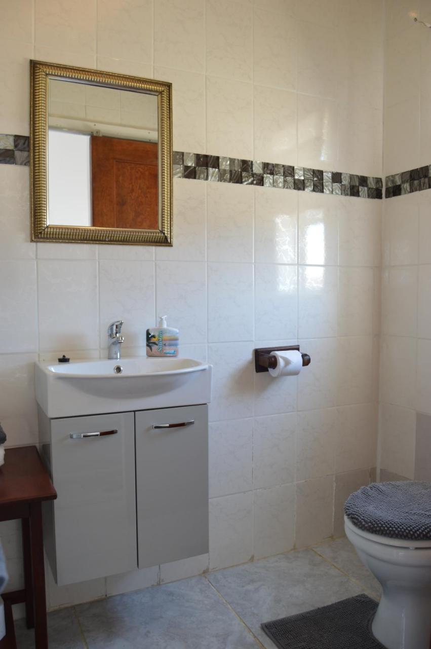 Villelodge Accommodation Lüderitz Exteriör bild